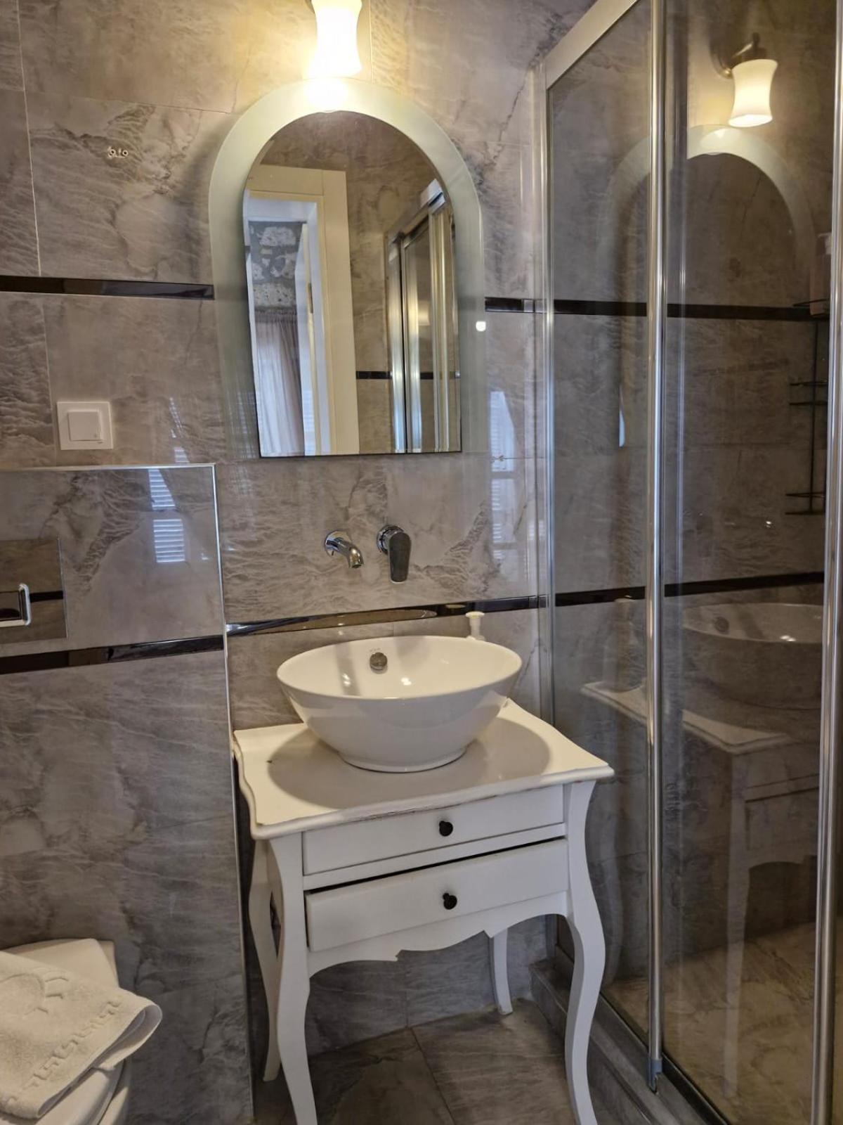 אלאקאטי Simira Hotel מראה חיצוני תמונה